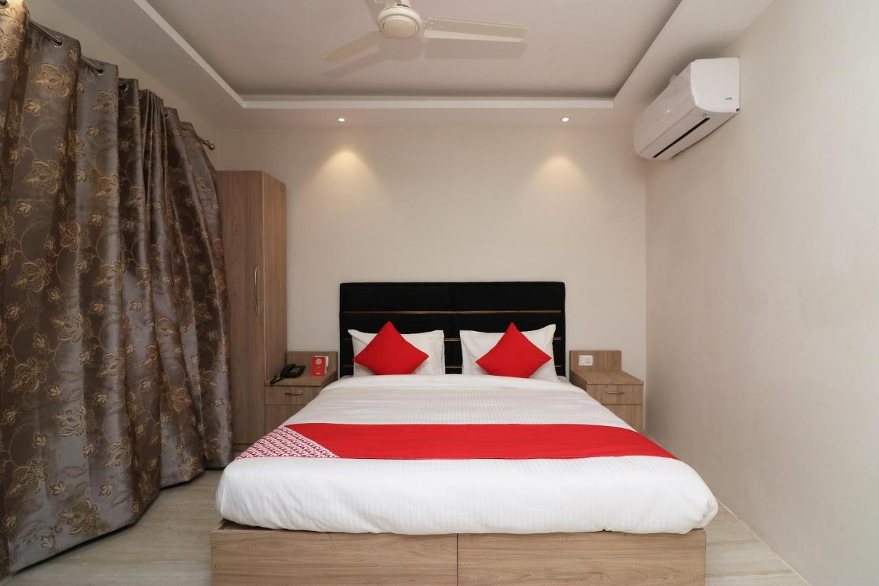 Oyo 72937 Hotel Tyagraj Agra  Ngoại thất bức ảnh