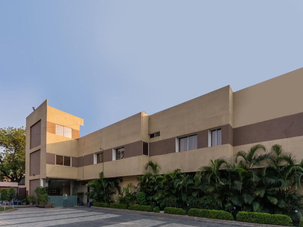 Oyo 72937 Hotel Tyagraj Agra  Ngoại thất bức ảnh