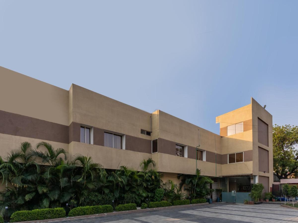 Oyo 72937 Hotel Tyagraj Agra  Ngoại thất bức ảnh